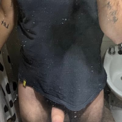 Agus11804080's profile picture. horny