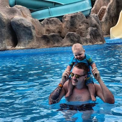 LiamCFBentley's profile picture. Father.
Mechanic.