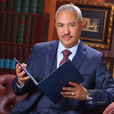 أكتب بعضًا من تخصصي الأكاديمي القانون وقليلًا عن؛ اللغة العربية - الدراسات العليا - الرسائل العلمية -أبحاث - كتب - هوايتي كتابُ 👈🏻📚 |