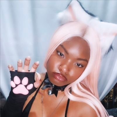 My fashion👛, feet🐾, weed🍃, & more
Tips = Attention/Rewards 💵 ✨️ (more 🔗s in my media)
🌶(18+) page @Cupid5Lu5t 💘