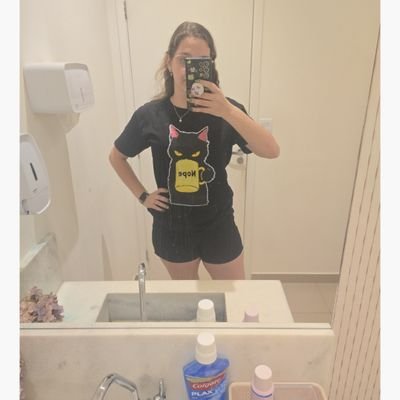 con_puella's profile picture. Universitária, de direita conservadora. A favor dos valores éticos e morais. Contra as ideologias socialista e comunista. 
#MeuPartidoÉOBrasil