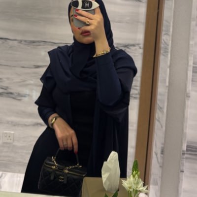 و انا لي في الحياه طبعٍ رقيق🪄
