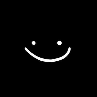 kmrnie's profile picture. tweeting to a wall