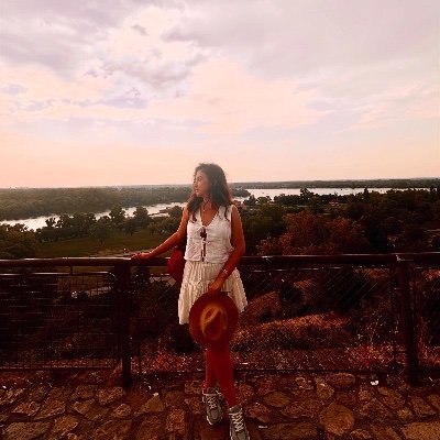 Muallime9292's profile picture. Türkçe