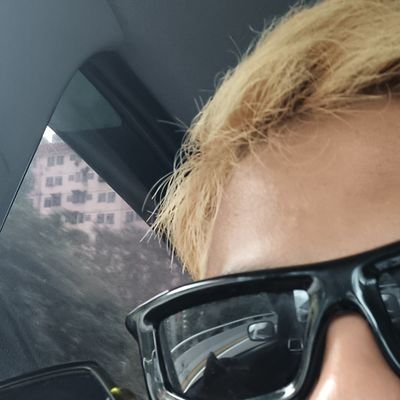 Blurryvur's profile picture. 