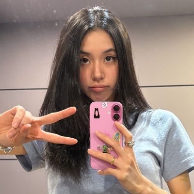 twiceshit4life's profile picture. in this one in a million shit for life OT9