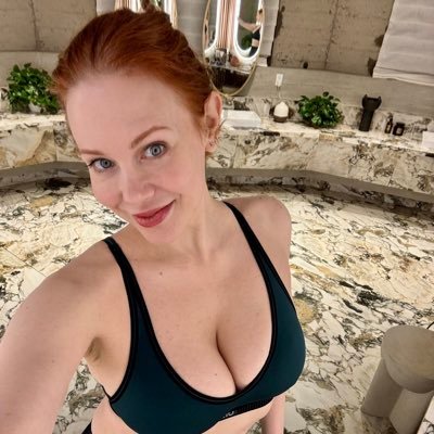 tessablachard's profile picture. 🤩 🥵🥺