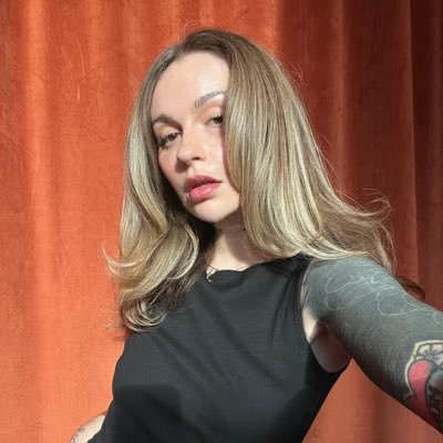 Professional schmoozer, enthusiastic wine drinker, amateur baker. elisekennedyuk@protonmail.com