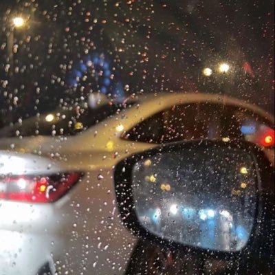 xgyi's profile picture. اوفيت لك ياصاحبي كل العهود واسكبت عيني دمعها في غيابك كم تمنيت السعاده لي تعووود لكن الله كتب لي الشقاء في وداعك