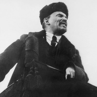 commeireann's profile picture. Seas leis na hoibrithe agus tiocfaidh ár lá