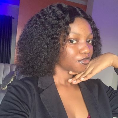 chima_mira's profile picture. 📱 Digital skills | Guiding you to building financial freedom online 🚀 | Teaching you how to earn with your phone online.