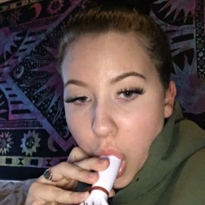 EvanHellen221's profile picture. 