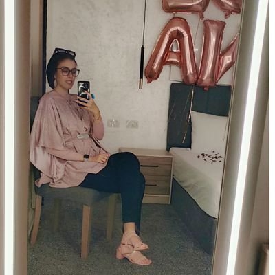 UNIQUE🌴 Movies geek 🎥 Lone 🐺 Depressed
أطول بنت فالكوكو
{قُل لَّا يَسْتَوِي الْخَبِيثُ وَالطَّيِّبُ وَلَوْ أَعْجَبَكَ كَثْرَةُ الْخَبِيثِ} ❤️صلِّ ع النبي❤