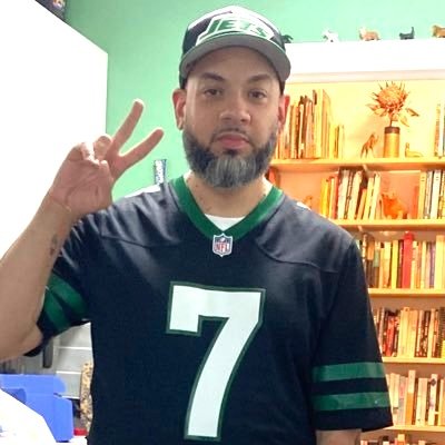 bronx-based electronic live musician. songs for the future made with tools from the past.
#JetUp #LightItUpNYL #RepBX #TiCats #NewYorkForever