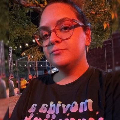 nem sei o que tô fazendo aqui, debutando nesse site, mds é mt falta do que fazer msm                                                    
RIP TWITTER🪦
