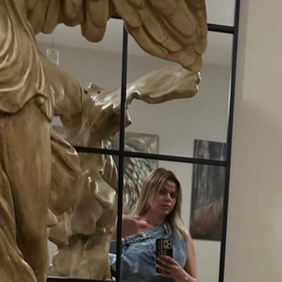 marianazz7's profile picture. 