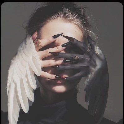 هنا متنفسي الوحيد لأقول فيه ما يجول بخاطري🥀🖤
