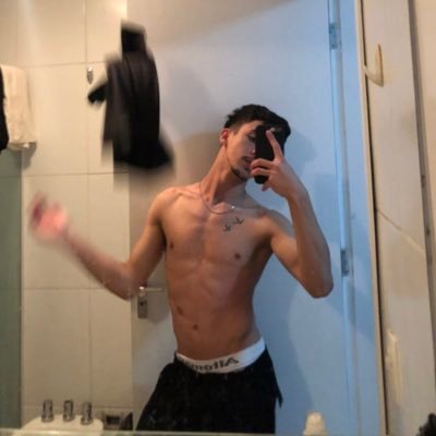 um canceriano perdido♋️, não levem nada a sério do que eu digo aqui