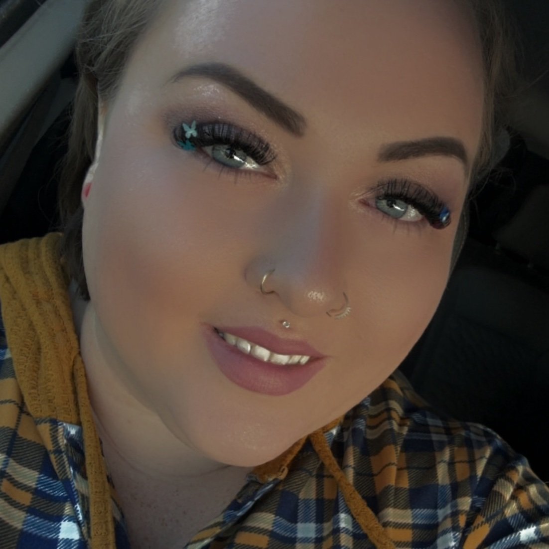 blueeyesxxthicc's profile picture. 