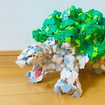 yu2gouu's profile picture. 2020年LaQ芸術祭ジュニア部門で初チャンピオン受賞。2021、2023年の一般部門チャンピオン。LaQ歴は13年！今はLaQを触る機会が少ないのですが、気に入ったのができたら投稿します。