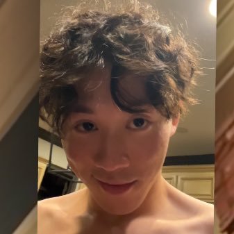 lei_ba's profile picture. @brownuniversity // Game plan: buy 2 SOL with life savings, trade 2 SOL up to 10 SOL, retire family