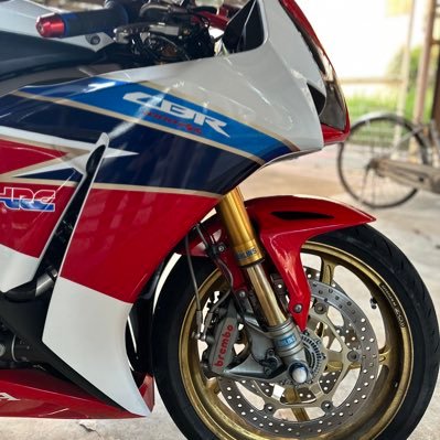 CB250F_DX's profile picture. 他車種大歓迎です。 RZ50(RA02J)▷▶︎▷ Hornet250DX(MC31)+GAG50(LA41A)+RS4 125(ZD4TW)+CBR1000RR SP(SC59) https://t.co/VRfRgSkgM7