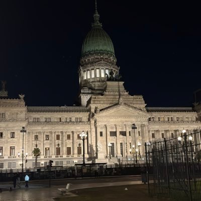 Pareja de Bogotá, ella 35 y el 34. Ambos Bis