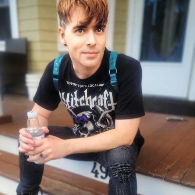 VenBrady's profile picture. He/Him/Girrrrrl Salem Massachusetts 🎃