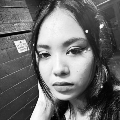 Binny12138211's profile picture. 