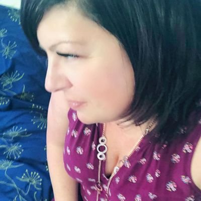 Aunt to 3. Stern fan. Sephora junkie. Slurpee addict. Record store girl. Occasional wedding officiant. Trying, failing and trying again. Views are my own. 🇨🇦