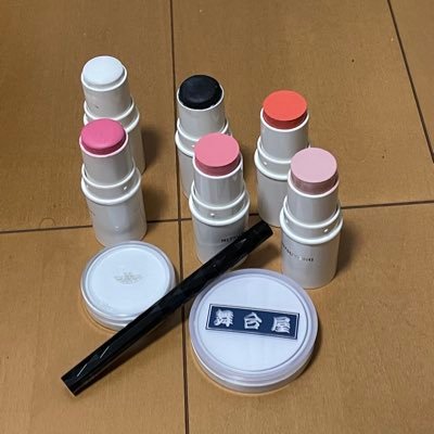 20代後半男性 |・パイ投げや落書きなどのメッシー、くすぐりが好き←特に女性にやるorやられるのが好き |女性のメイク見るのも女性にメイクされるのも好き