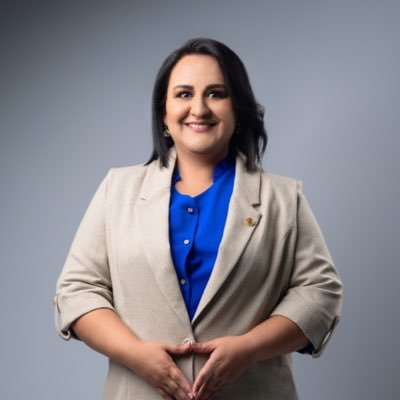 AdrianaSotoGu's profile picture. Mexicana, madre, esposa, profesora y científica.