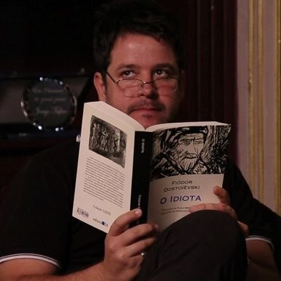 dilucow's profile picture. ☯︎ | alegorias e adereços