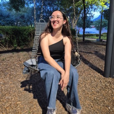 caro_alpuche's profile picture. 🏳️‍🌈| scorpio| 27|Amelita & Sienni's auntie✨| She’s a mess of gorgeous chaos and you can see it in her eyes.