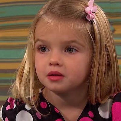 Younger version of @dawnxanderdaugh Mom : @snaps_unhinged Dad : Xander No ship Lives with her mom in the mansion Named after her grandma Aunt : Buffy , glory