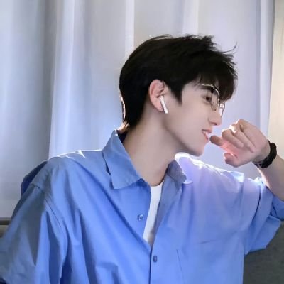 evves55997771's profile picture. 