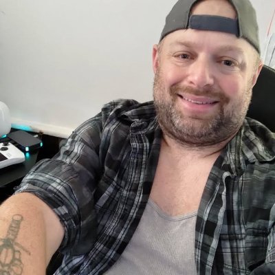 🎮 VET GAMING Veteran‑powered, cloud‑fueled
🎯 AEW OG Xbox Handheld modding wizard
💬 Building gamer communities that actually feel like home
💚 Always LIVE