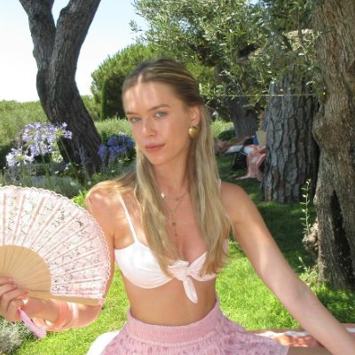 TAmie44562's profile picture. Every ski trip is a romantic date with winter, letting the soul fly freely in the sea of ​​snow，Occasionally like news #skiing #Political Fan