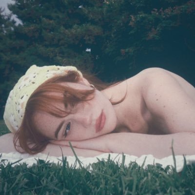 moolightstxr's profile picture. ⠀ ͏ ͏ ͏ La melancolía es la felicidad de estar triste. ᥫ᭡ .•.