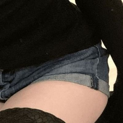 Angel_isslay's profile picture. Hellooo, BE NICE!!!!
Nooo judging, MISS NO FACE🙅