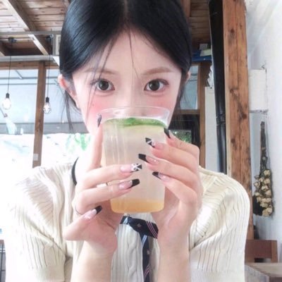 y_kissmeo's profile picture. 大一