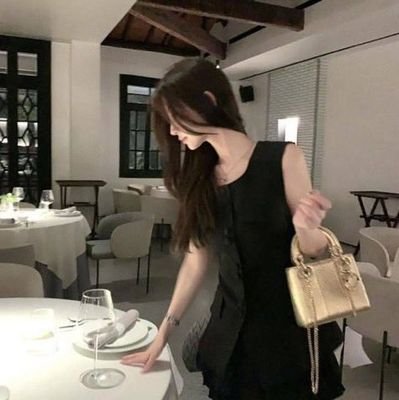 もしあなたが経済的に困窮しているなら、私に連絡して、あなたを助けることができるかもしれません