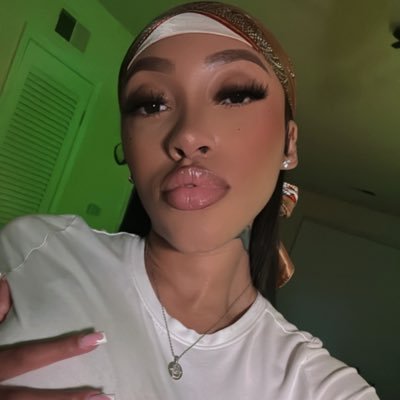 Twitch Streamer 🎮 click that link 👇🏼 backup: @Theonlyphee #BWOC #THATCommunity
