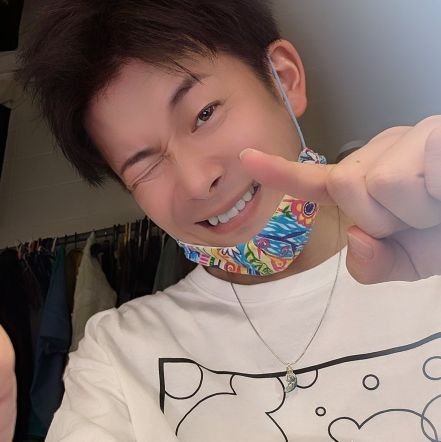 wing_ssfamily's profile picture. ☆声優《#アイムエンタープライズ 》
☆俳優《#劇団流星群-ssf-》団長
☆#マーベルライバルズ《グルート役》
☆#シェイムレス《 イアン・ギャラガー役》
☆#新劇場版頭文字D《中村賢太役》
真剣にやれば俺たちはできる。だからおもいっきり勝負しよう。たとえ笑われても失敗しても良いじゃないか。それからが始まりだと思う。