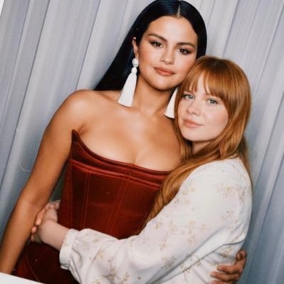 🇧🇷 espero que ninguém me siga nessa merda! #Selenator #Belieber #Smiler #LittleMonster tbm não gostou? fodasse muito Fã de cantora POP