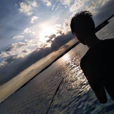 in_mrkkk's profile picture. GRADIENT ./