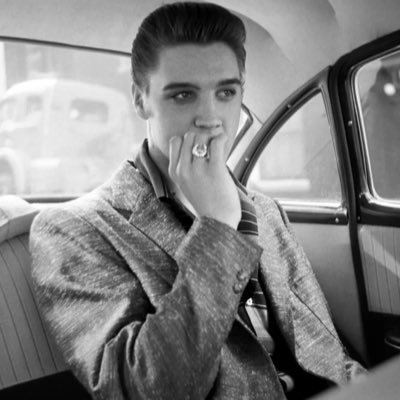 🎸 Celebrating the life & legacy of Elvis Presley. Sharing rare photos, timeless songs & history every day!