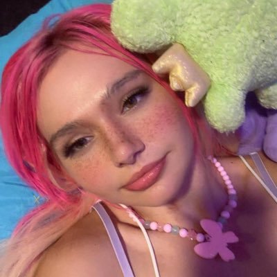 amandacharves's profile picture. ❤️god fearing and wavy💕💋💍👅