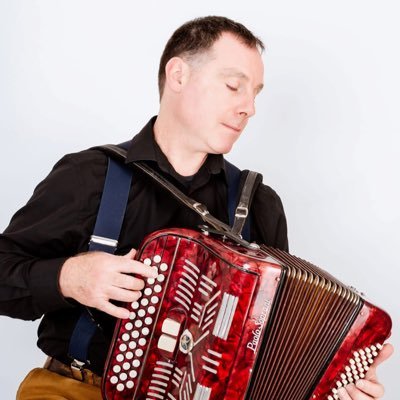 Award winning multi-instrumentalist/composer forging a reputation over the past two decades as one of the folk world’s most inventive performers.