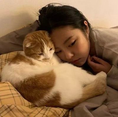 mostly quiet & anxious multistan | love reading | pls be nice | that's a long ass ride